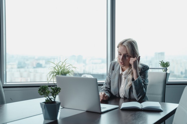 Video In Call Center, Telemarketer, Call Center